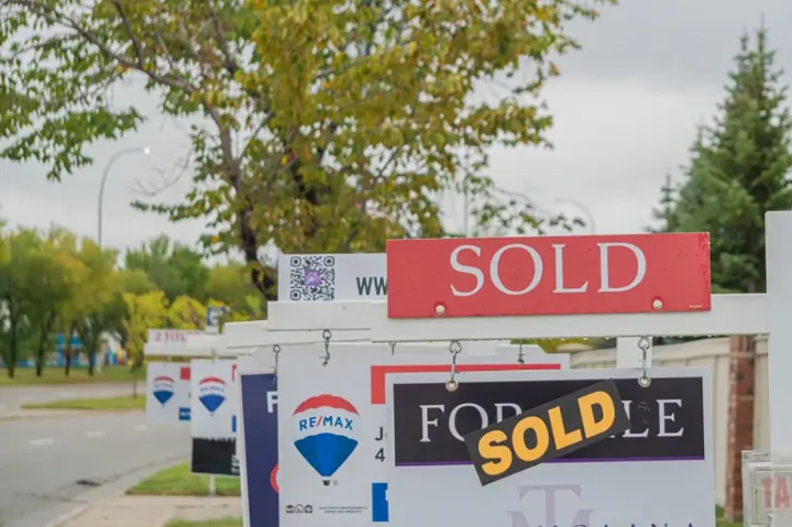 کاهش میانگین قیمت خرید خانه در سراسر کانادا